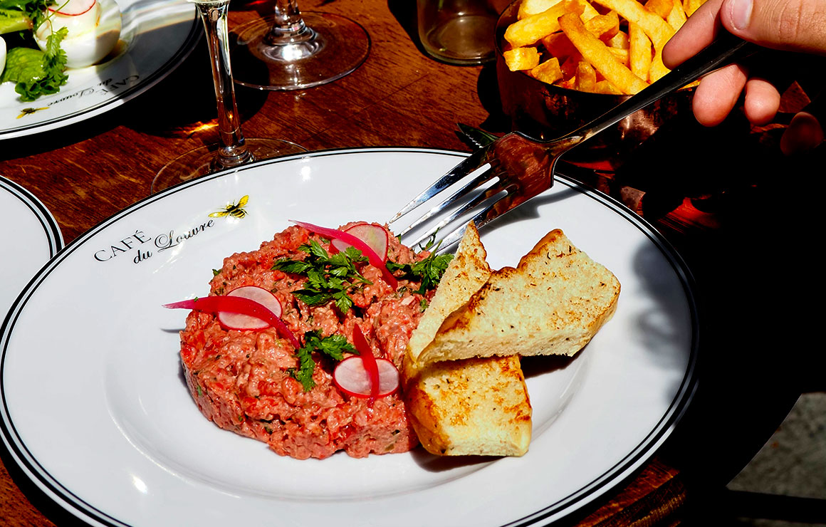 Café du Louvre Tartare et frites