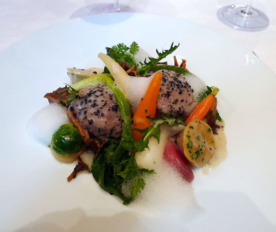 Restaurant Le Cinq : Blanquette de veau mitonnée avec légumes racines