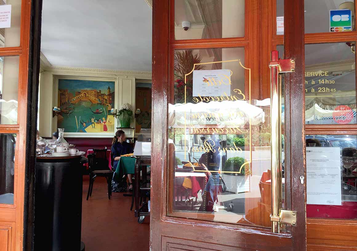Restaurant Le Relais de Venise, Salle vue de la terrasse