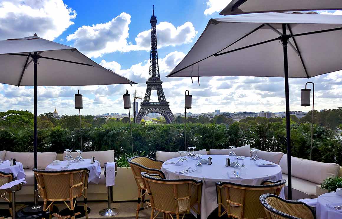 Restaurant Girafe, La vue de la tour Eiffel