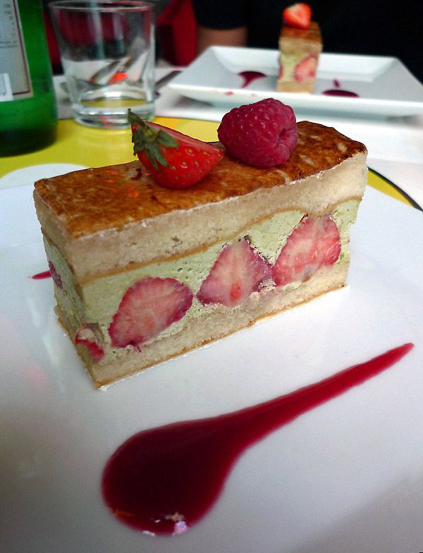 Restaurant Tokyo Eat : Fraisier aux fraises à la pistache